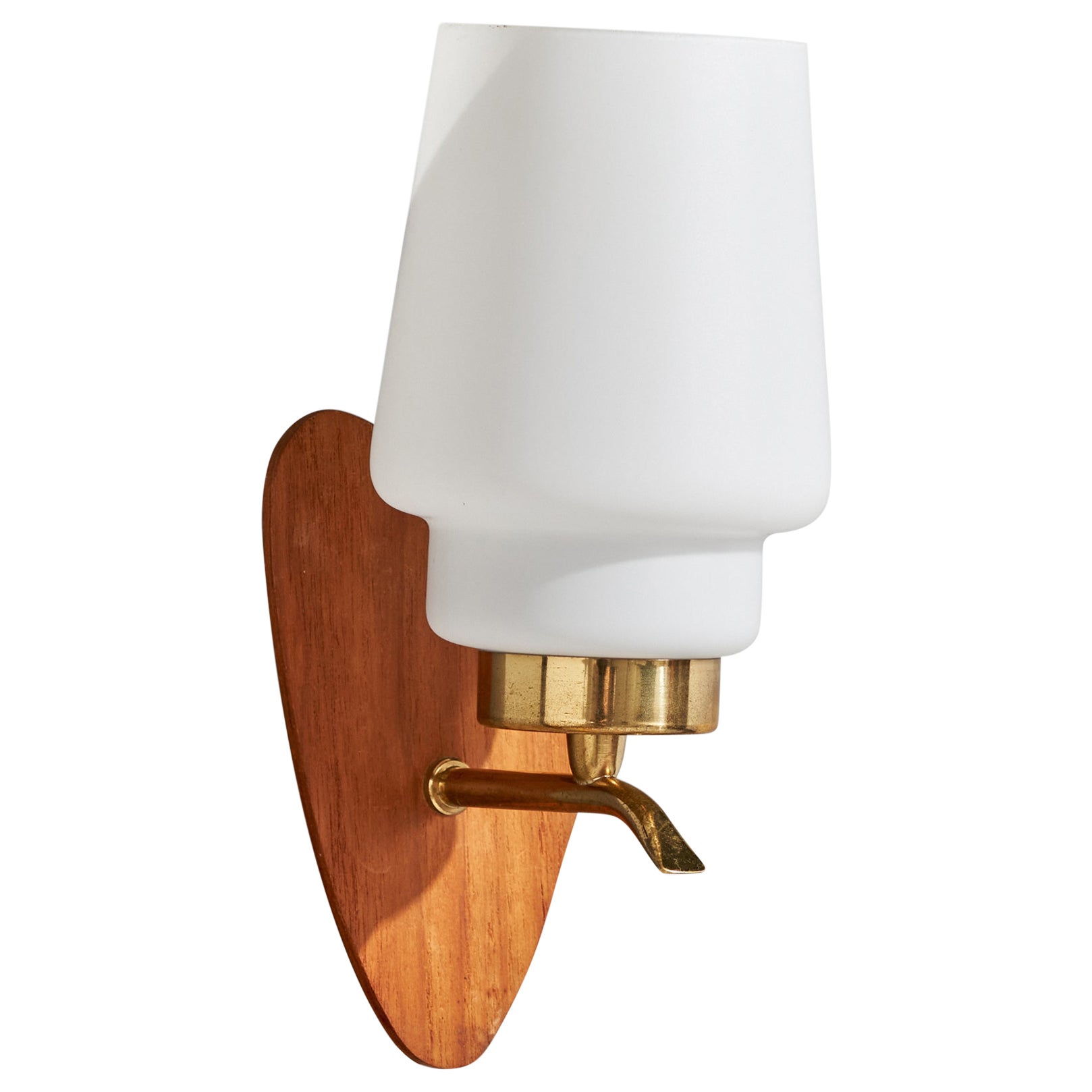 Schwedische Designerin, Wandleuchte, Messing, Teakholz, Glas, Schweden, 1970er Jahre im Angebot