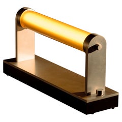 Lampe de table industrielle moderne