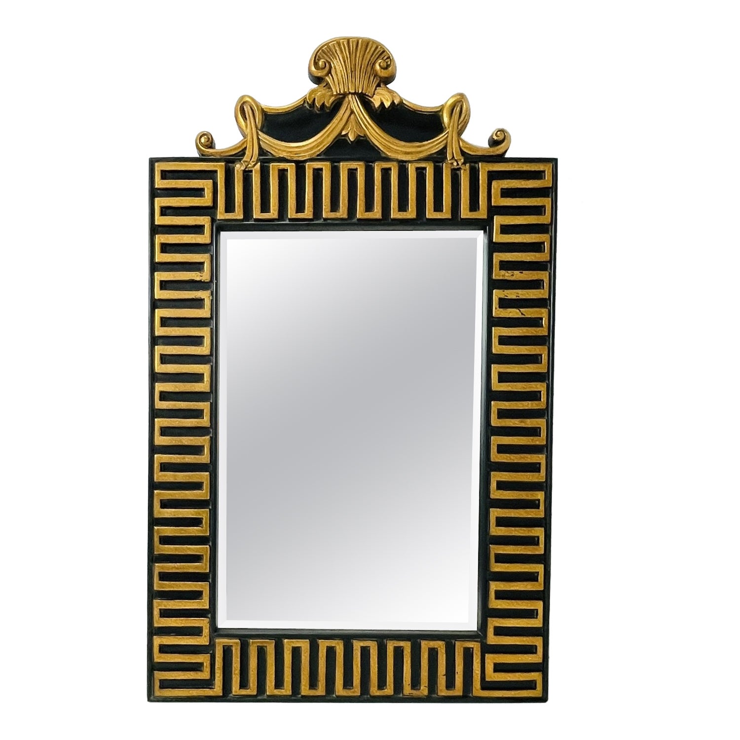 Vieux miroir à clé grecque en bois massif avec dorure  attb de Maitland Smith en vente
