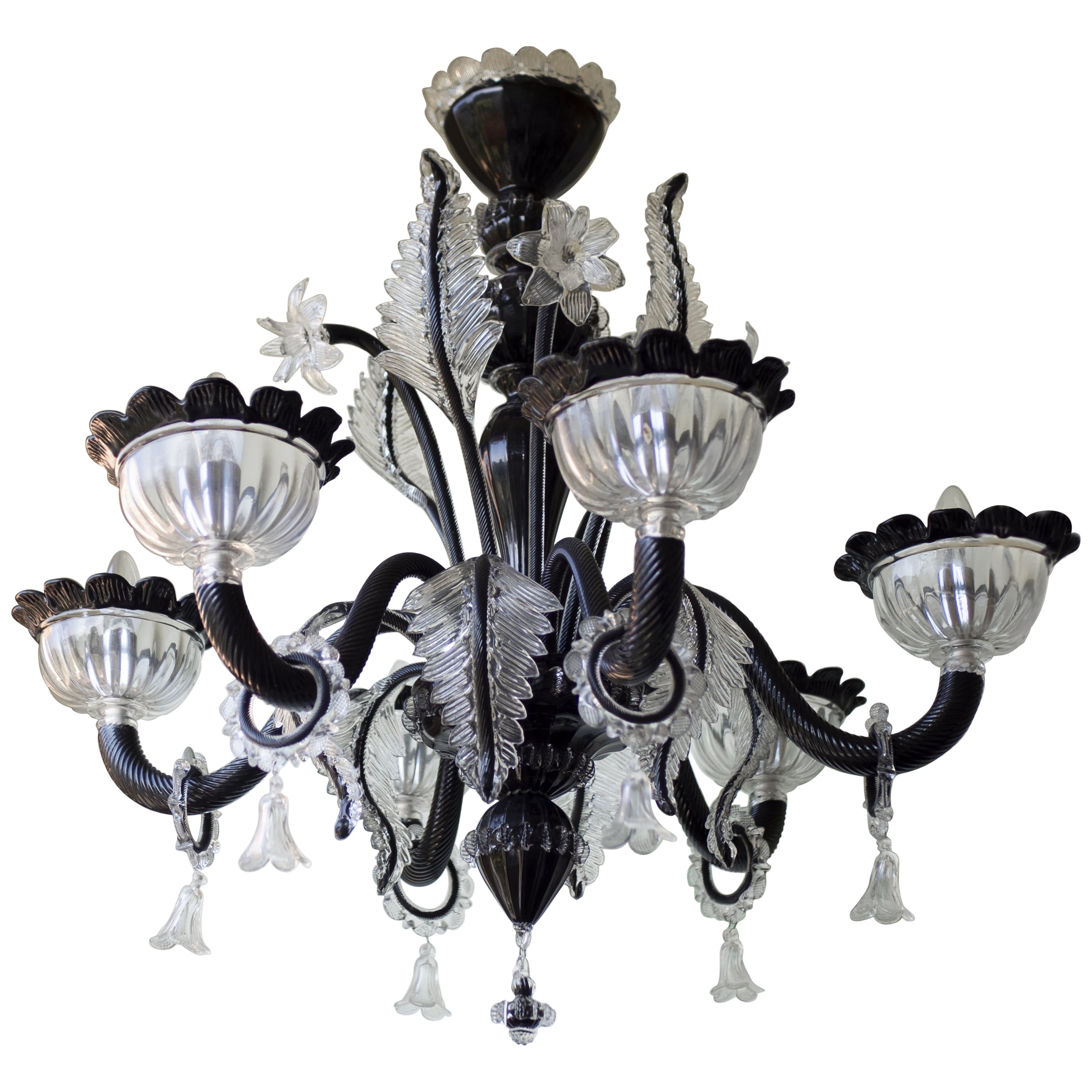 1990s Murano glass chandelier handcrafted by Italian artisans For Sale