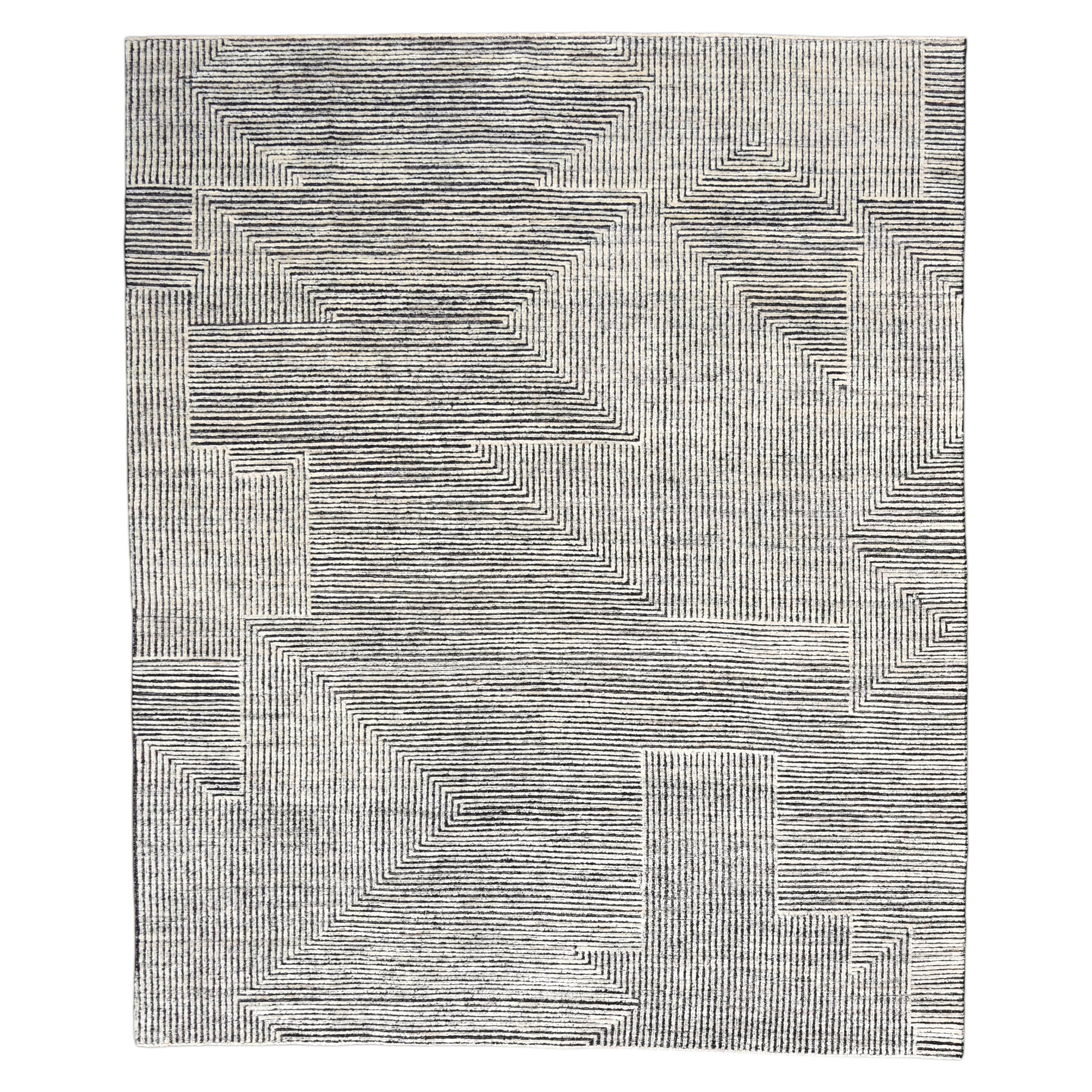 Moderner, linearer, geometrisch gestalteter Wollteppich in Holzkohle und Elfenbein, 8'3''x10' im Angebot