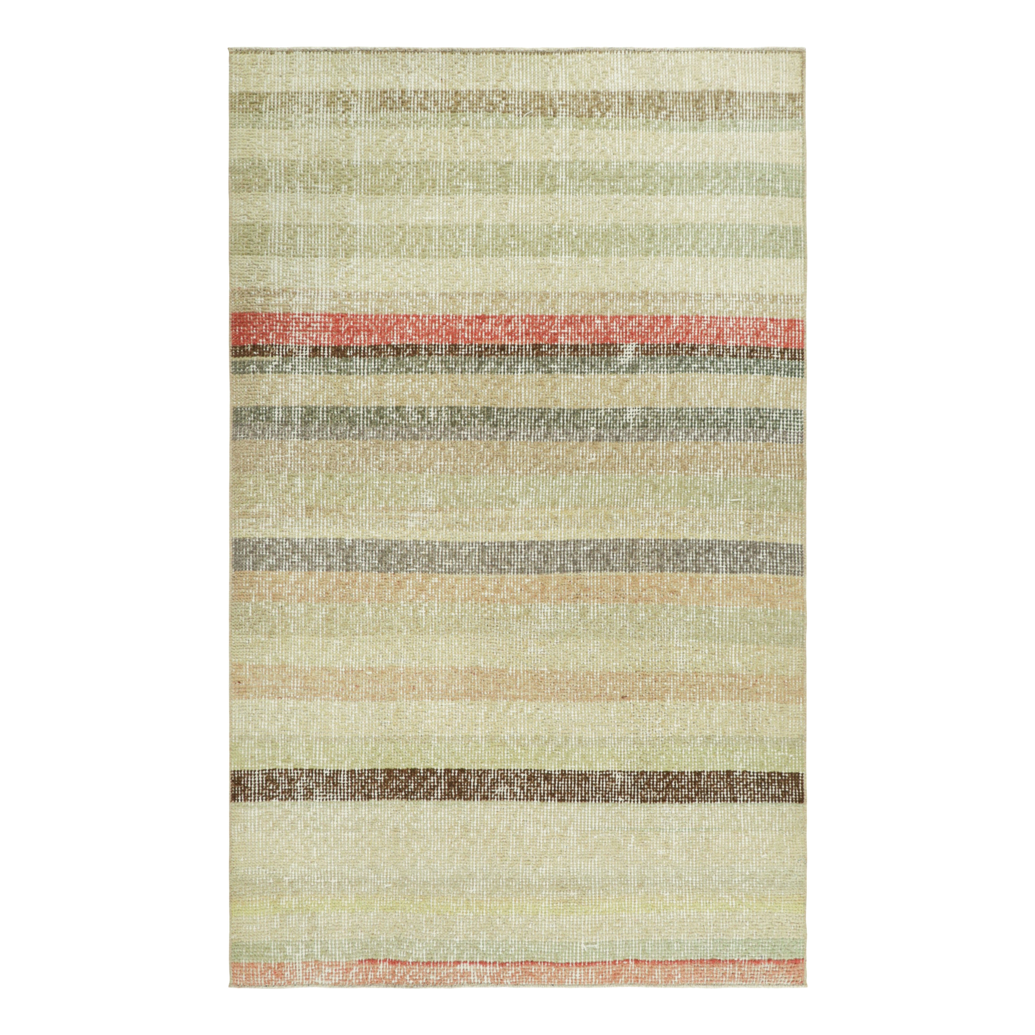 Vintage Zeki Müren Teppich in Beige mit bunten, geometrischen Streifen  Rug & Kilim