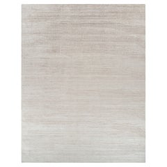 Rug & Kilim's übergroßer Strukturteppich in soliden Taupe- und Weiß-Tönen und Streifen