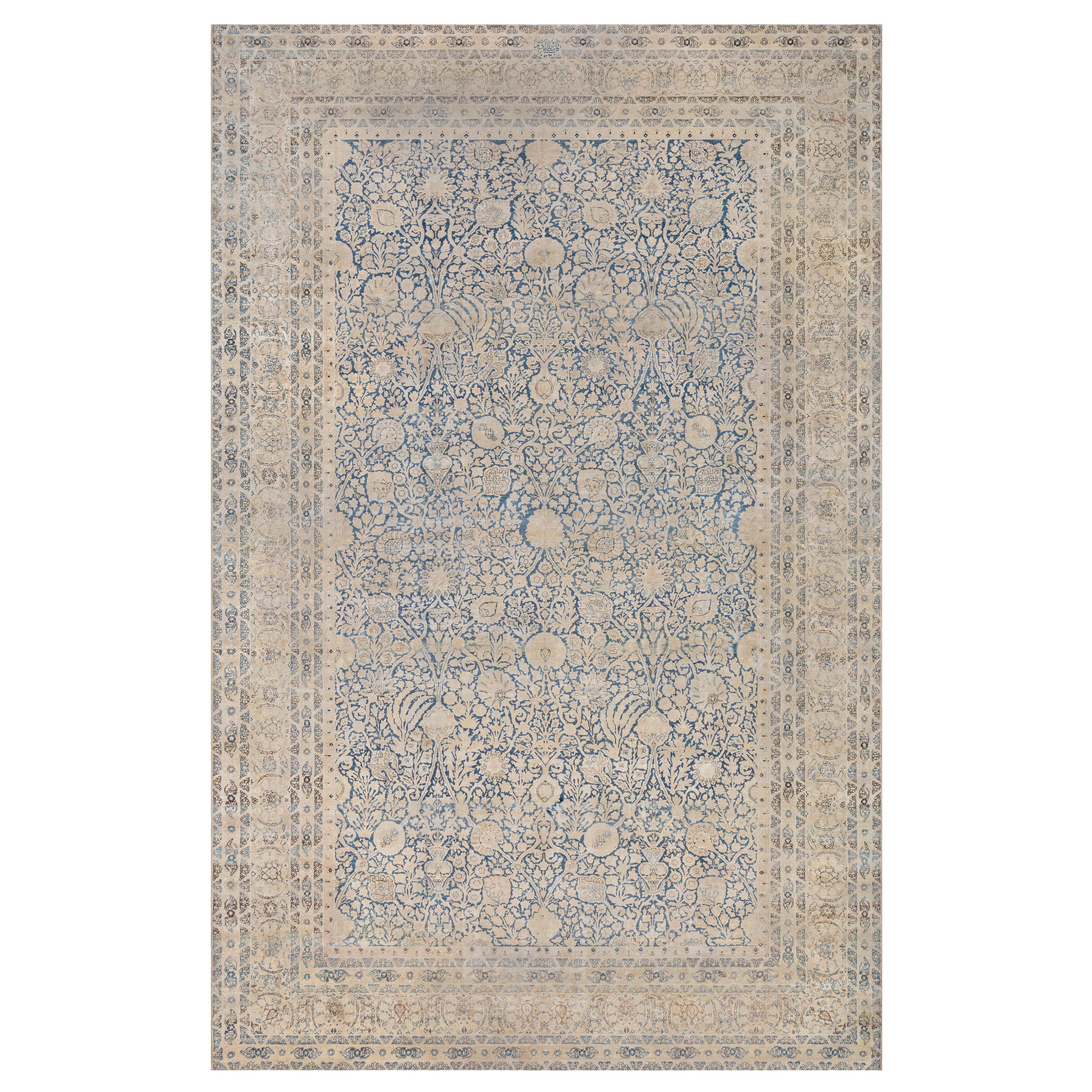 Doris Leslie Blau Antiker, antiker, blauer, beiger, persischer, handgefertigter Kirman-Wollteppich