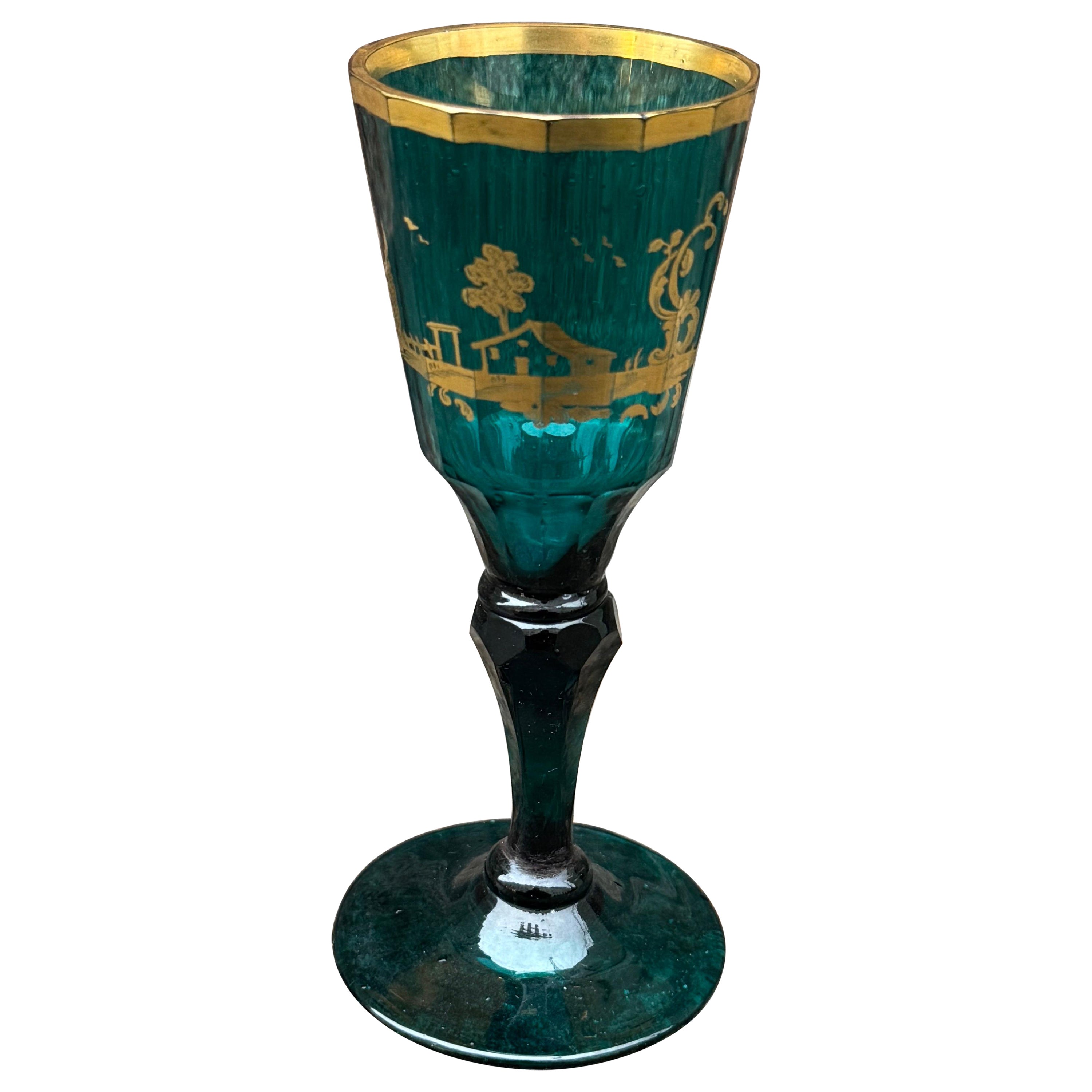 Copa de Vino Facetada Dorada Verde Esmeralda Francesa del Siglo XVIII