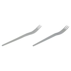 Arne Jacobsen para Georg Jensen. Dos tenedores largos para ensalada de acero inoxidable.