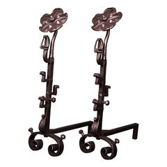 Paire de chiens de l'école Cotswold Arts & Crafts