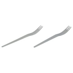 Arne Jacobsen para Georg Jensen. Dos tenedores largos para ensalada de acero inoxidable.