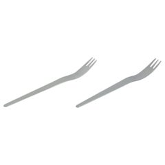 Arne Jacobsen para Georg Jensen. Dos tenedores largos para ensalada de acero inoxidable.
