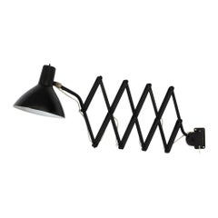 Lampe accordéon en métal émaillé noir pour montage mural Kaiser Idell par Hala Zeist