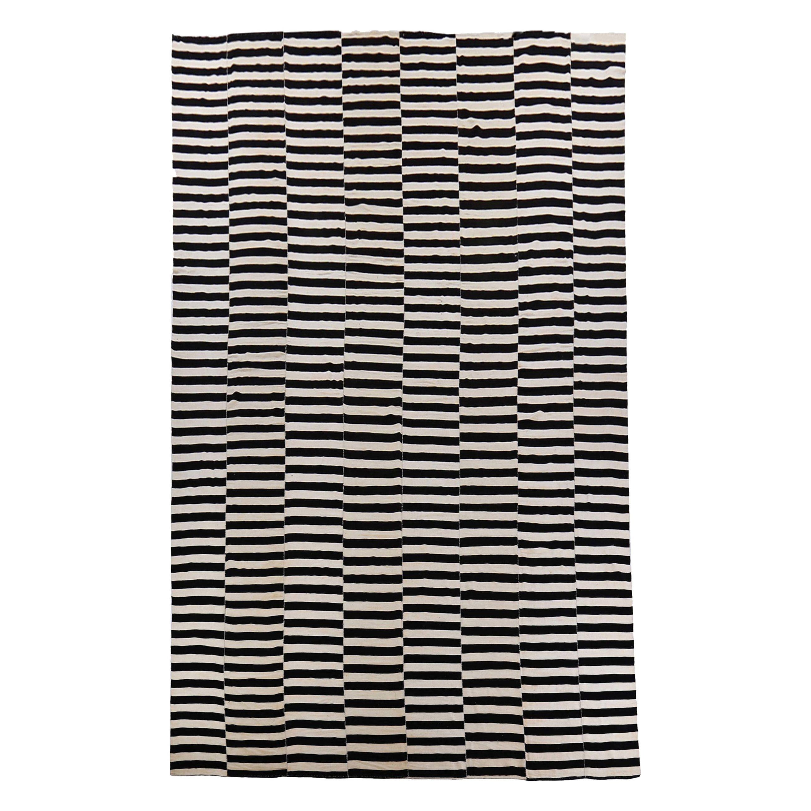 Alfombra Persa Kilim Over Size Circa 1990 - Lana Diseño Blanco y Negro - 89323