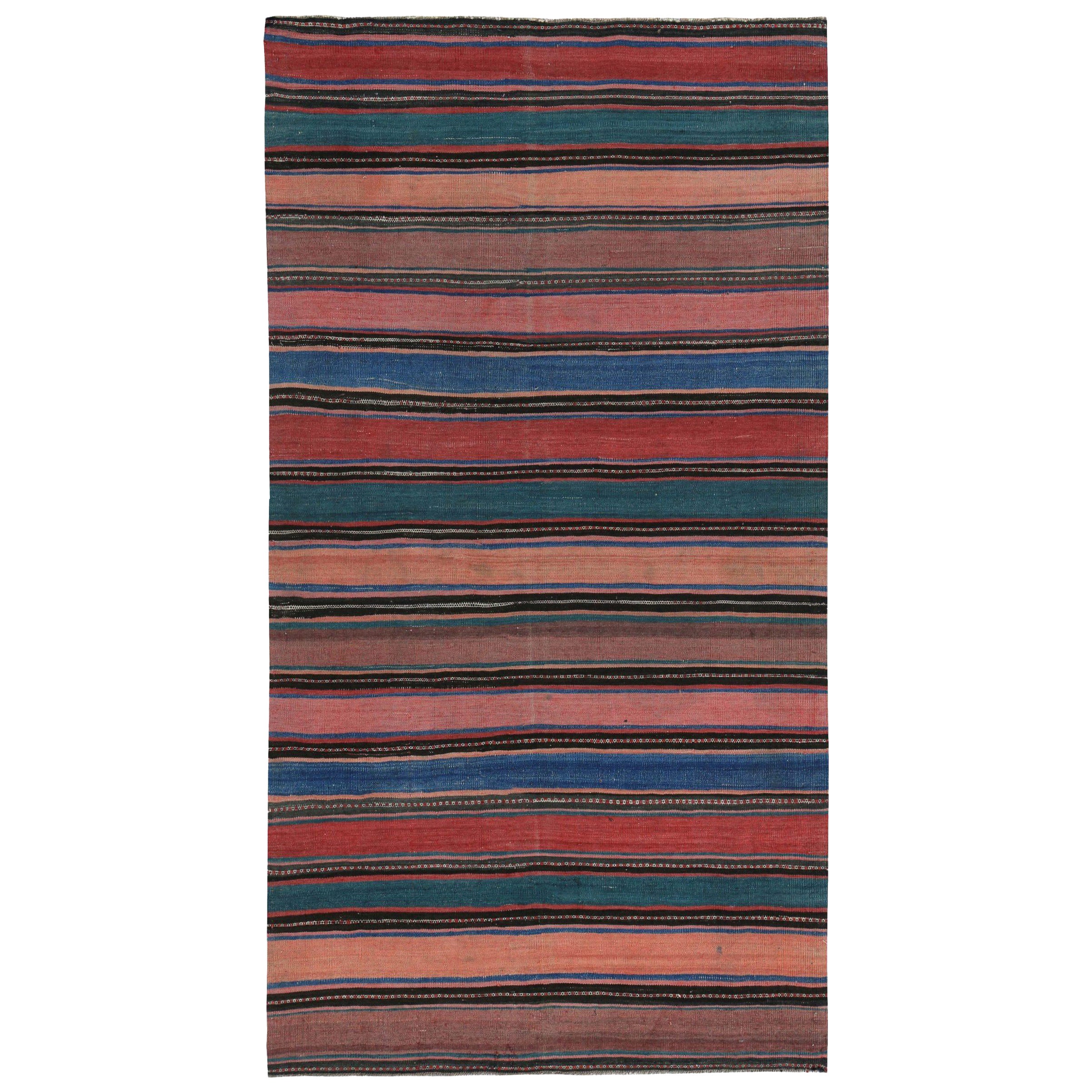 Petit tapis persan Kilim vers 1910 - Laine bleu vert rose rouge motif rouge - 89443 en vente