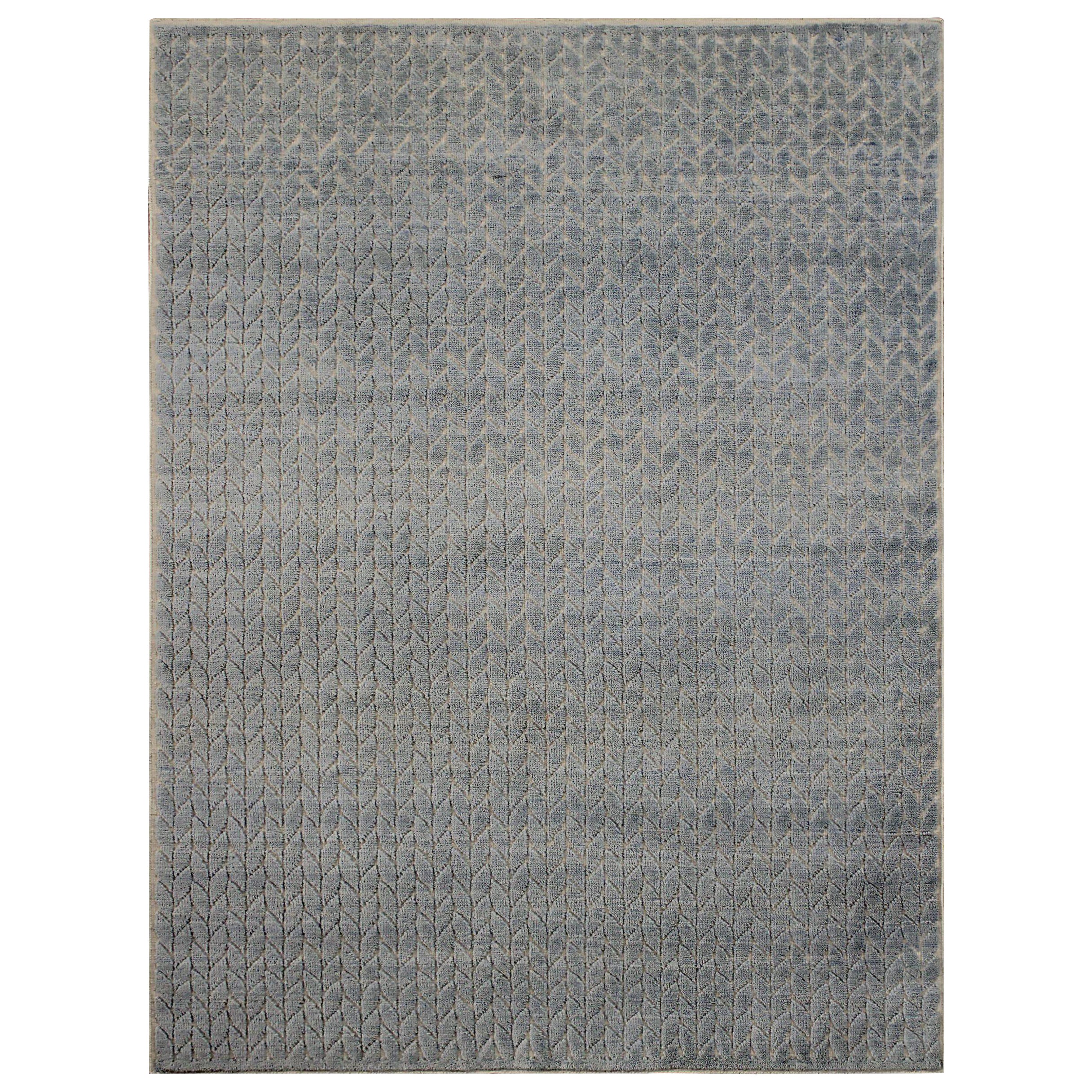 India Pigeon Small Rug Circa 1990 - Wool Gray Design - 90602 For Sale