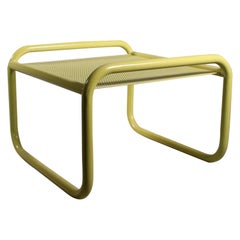 Banco amarillo Locus Solus Gae Aulenti
