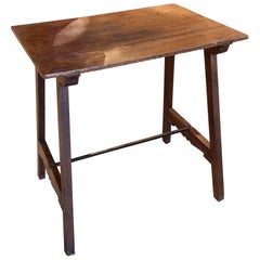 17ª Mesa antigua de madera maciza de diseño sencillo