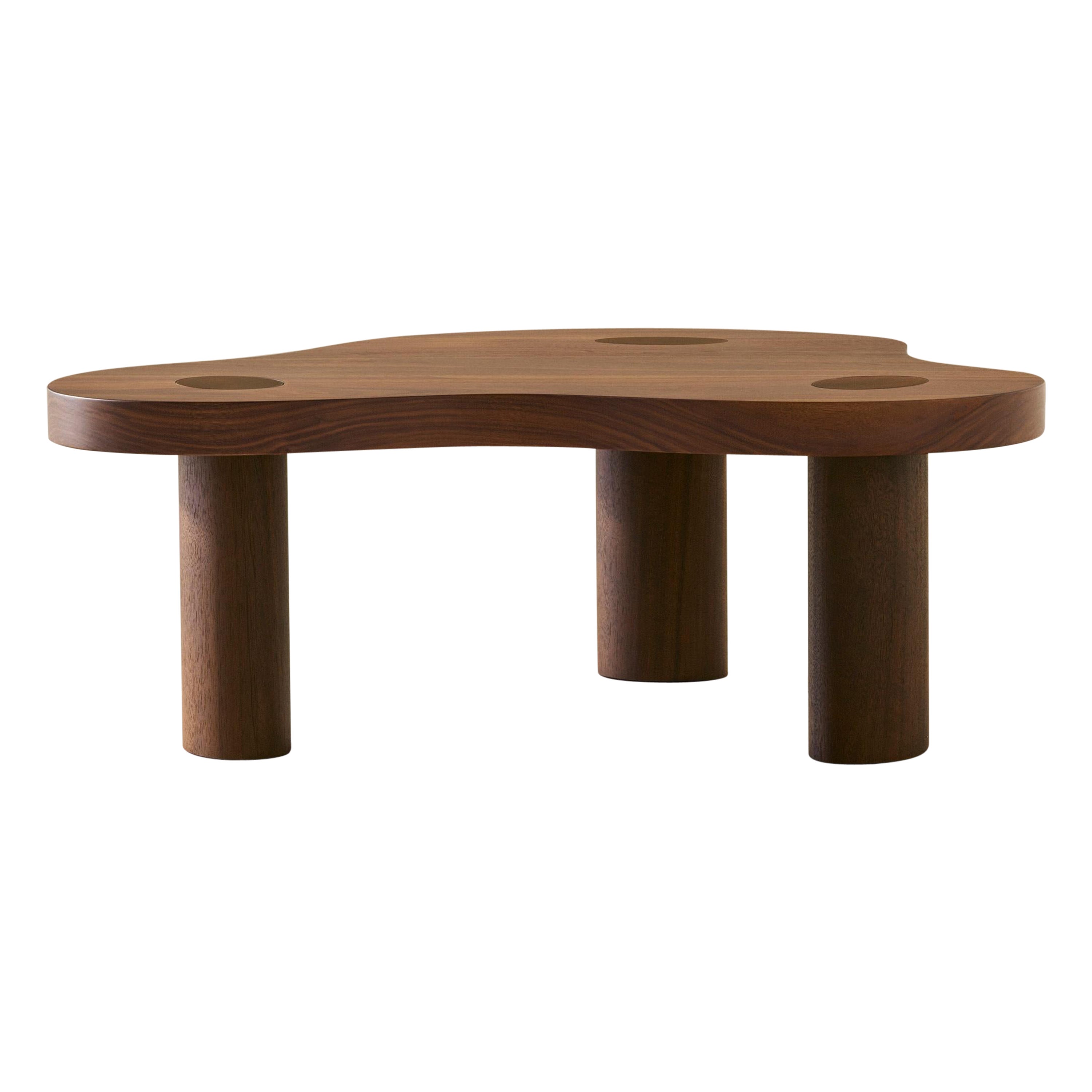 Table mini nuage en noyer par Veermakers