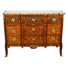 Commode en palissandre et acajou, Transition Louis XV / Louis XVI - Fin 1
