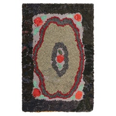 Antique Hooked Rug With Floral Medallion In Red And Green  Rug & Kilim