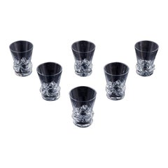 Daum, Francia. Un juego de seis vasos grandes de vodka. Vidrio soplado transparente.