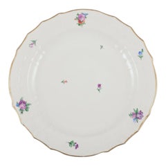 Flor Sajona de Royal Copenhagen. Gran fuente redonda de porcelana para servir.