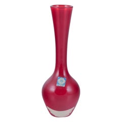 Murano, Italy. Art glass vase in clear and red glass. Approx. 1960s.
