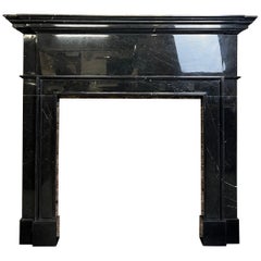 Repisa de mármol negro del siglo XXI