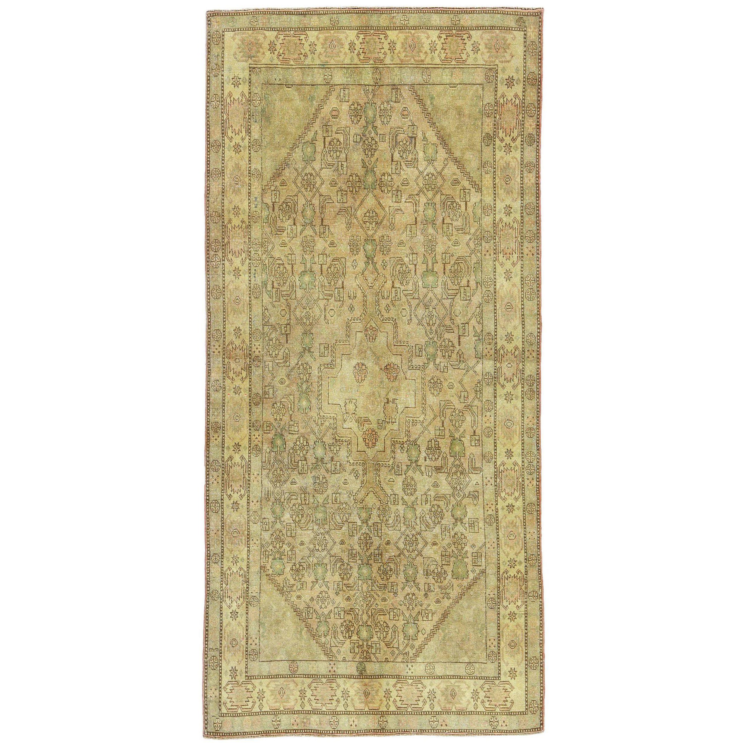 Tapis persans d'Azerbaïdjan - Design en laine vert ivoire jaune - 91201 en vente