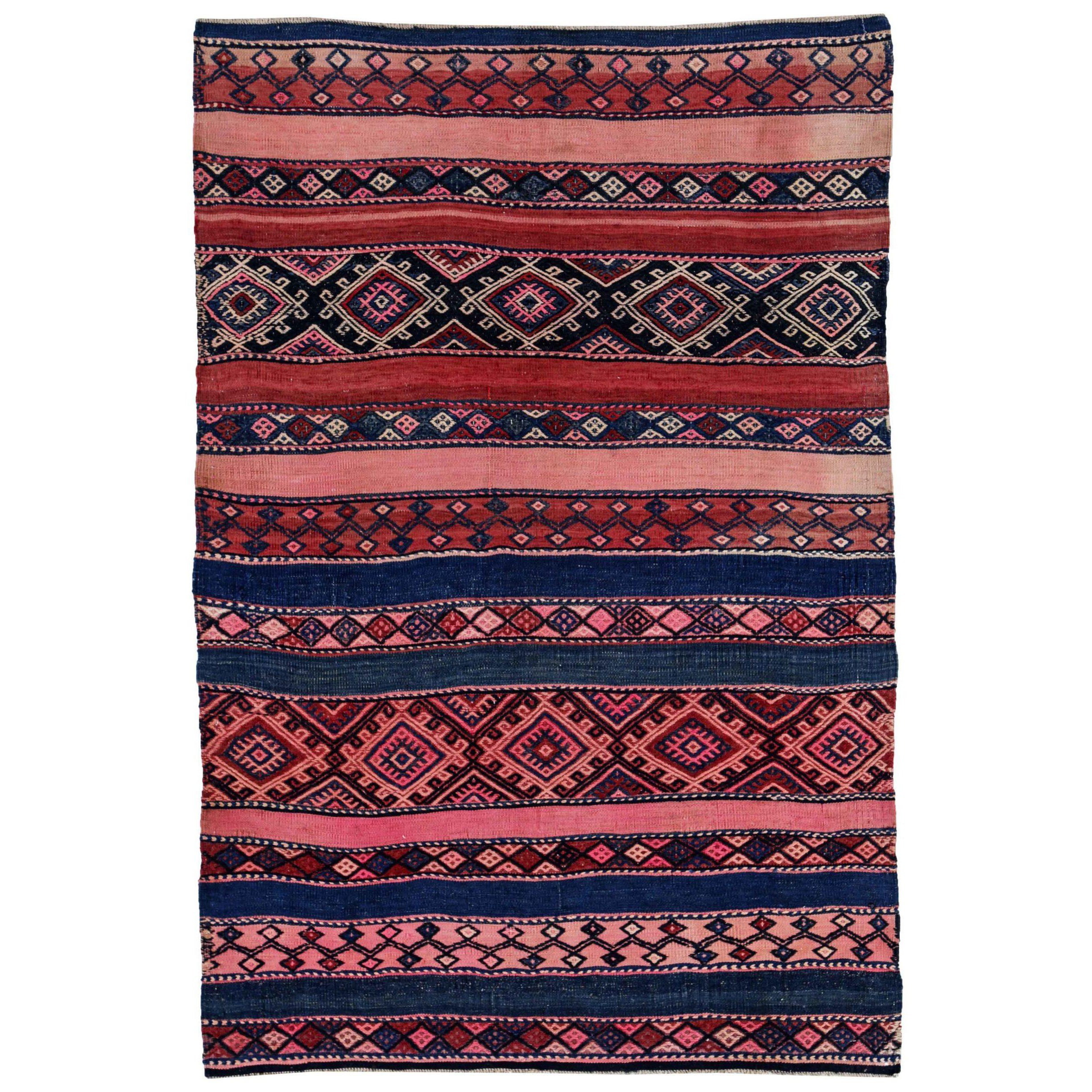 Petit tapis persan Kilim datant d'environ 1910, motif en laine bleu rose rouge - 91259