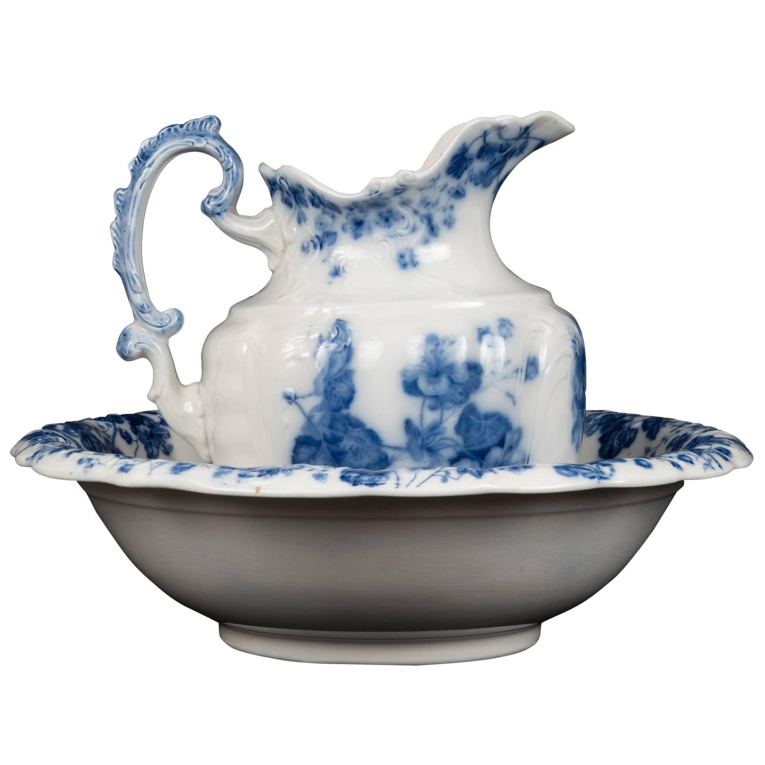 Manhattan Royal SemiProcelain Johnson Bros. England Flow Blue Wash