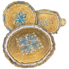 The Collective of Italian Mid-Century Gilt Wood Florentine Trays (plateaux florentins en bois doré)