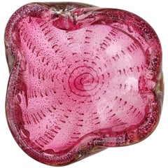 Cendrier en verre d'art italien de Murano à mouchetures argentées roses et taches violet foncé