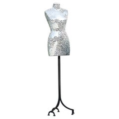 Mannequin contemporain en mosaïque et miroir