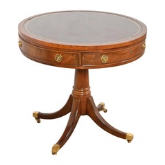 Henredon, table à thé géorgienne à piédestal en acajou et plateau en cuir