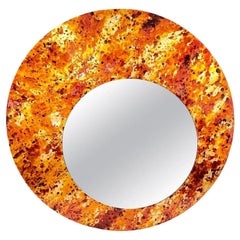 Espejo Redondo Contemporáneo Italiano Postmoderno de Cobre Esmaltado Naranja y Fibra de Vidrio