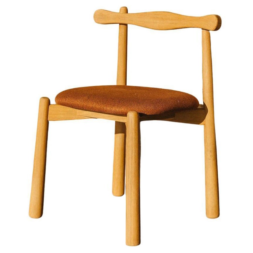 Solid wood Dining Chair Uçá - upholstered seat.