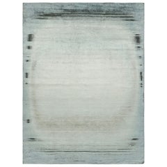 Tapis abstrait contemporain de Rug & Kilim en bleu, crème et noir avec des rayures