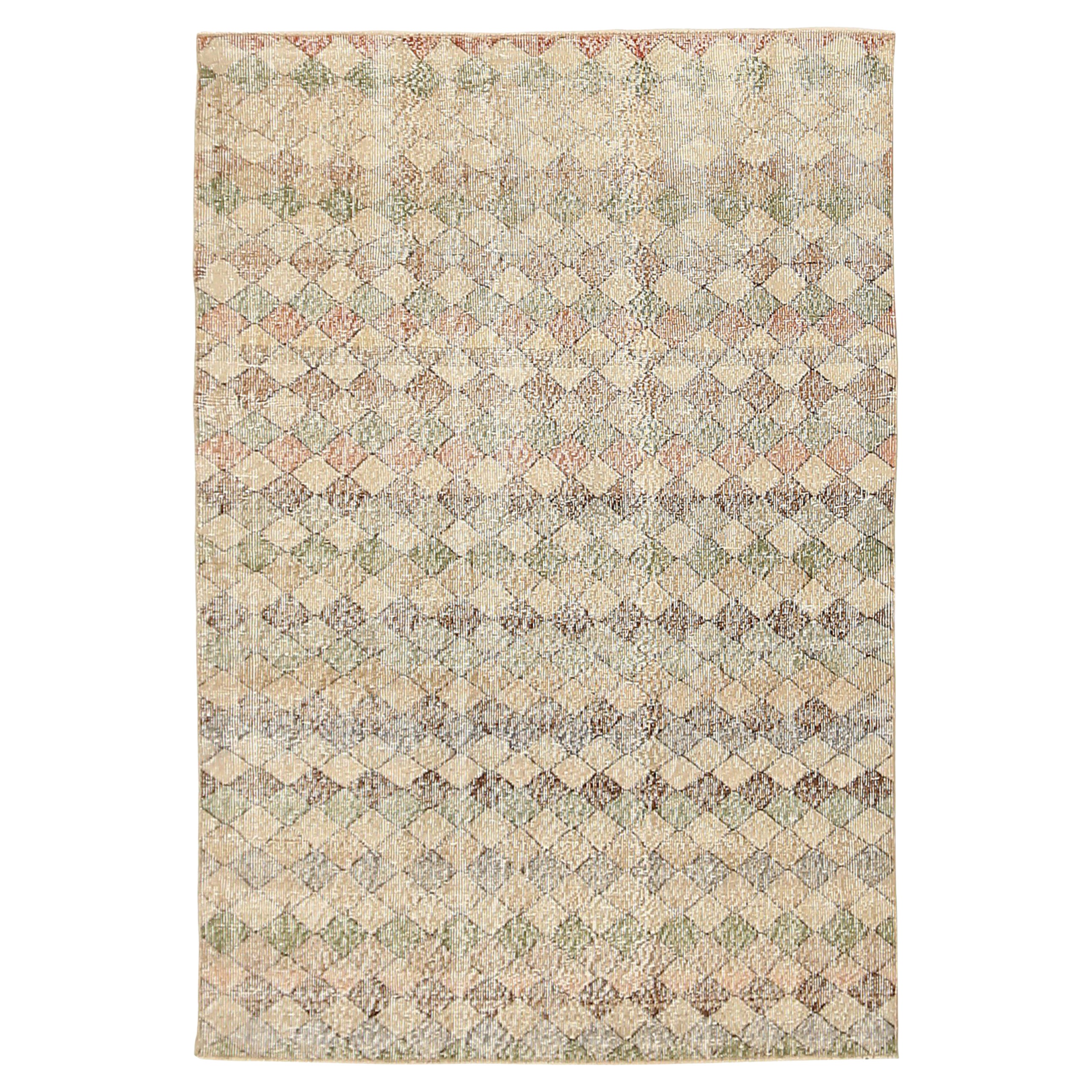Turkey Anatoly Small Rug Circa 1940 - Wool Green Ivory Pink Design - 92520 For Sale