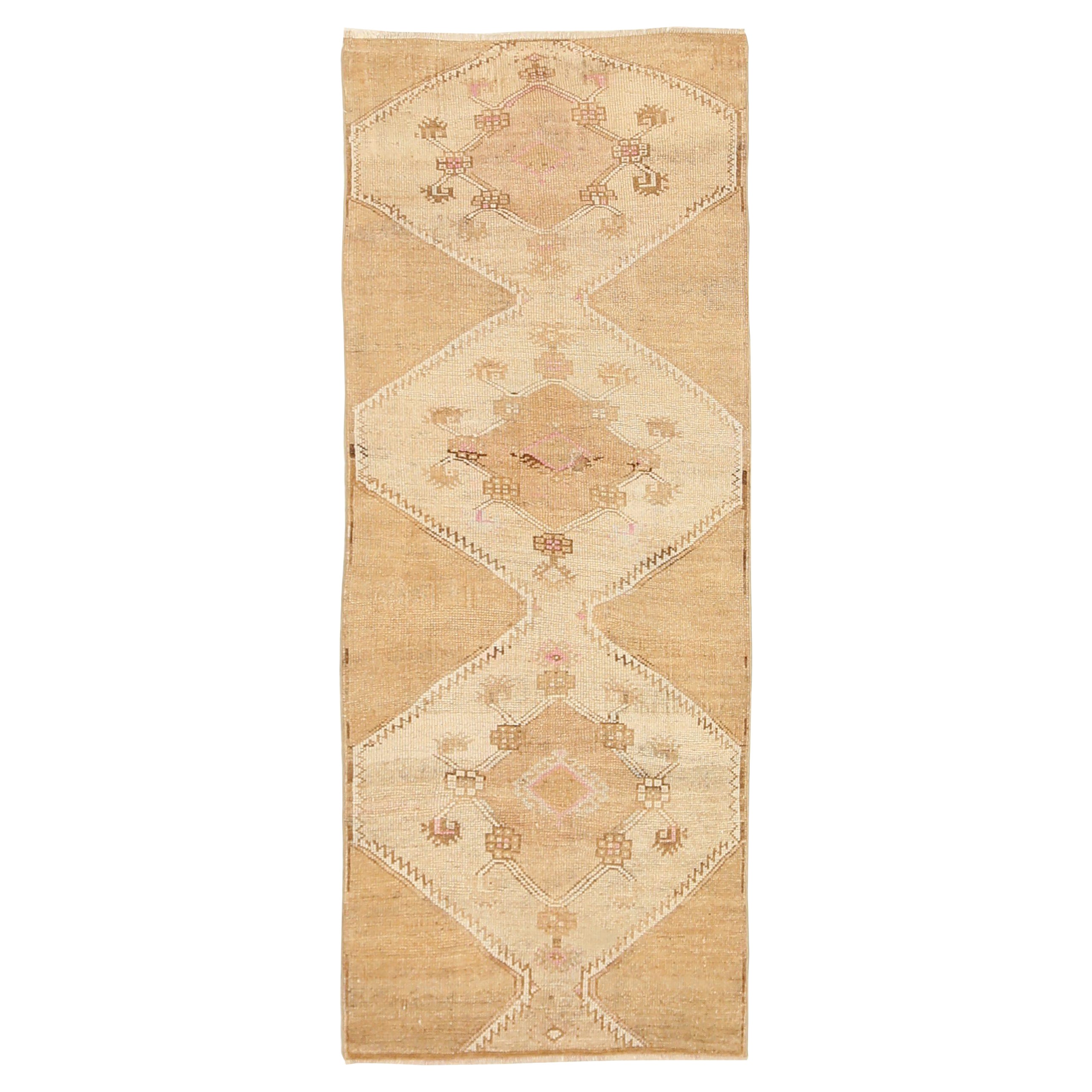 Turkey Anatoly Small Rug Circa 1940 - Wool Ivory Yellow Design - 92527