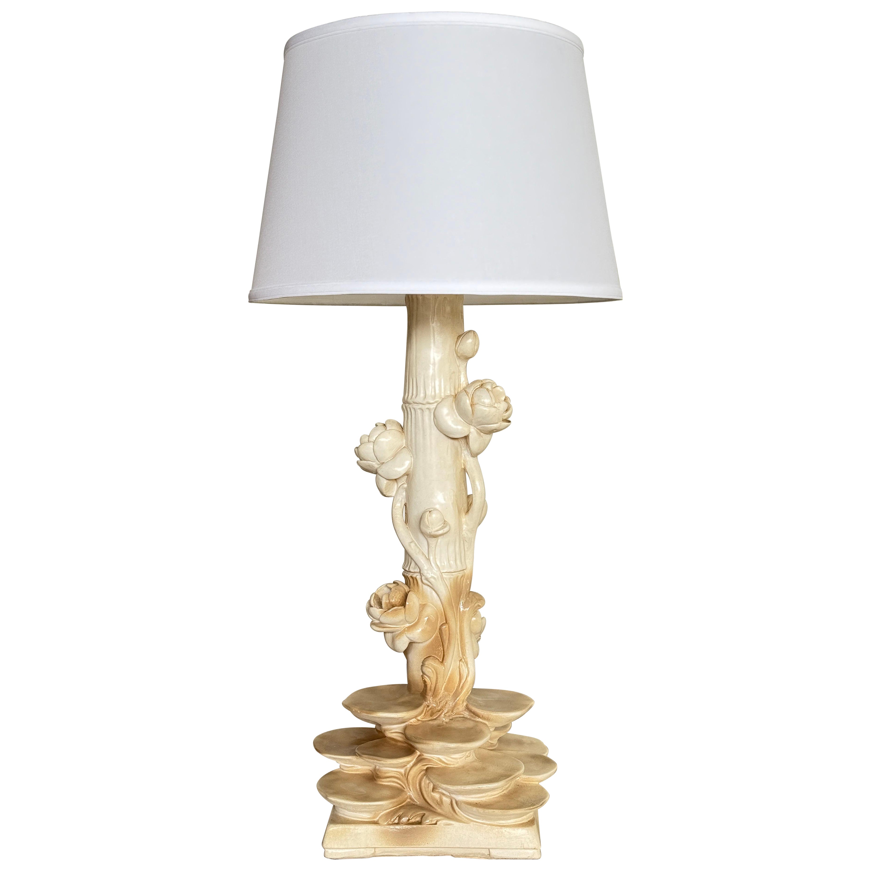 Lampe de table monumentale Lily Pad de style Régence du milieu du 20e siècle en vente