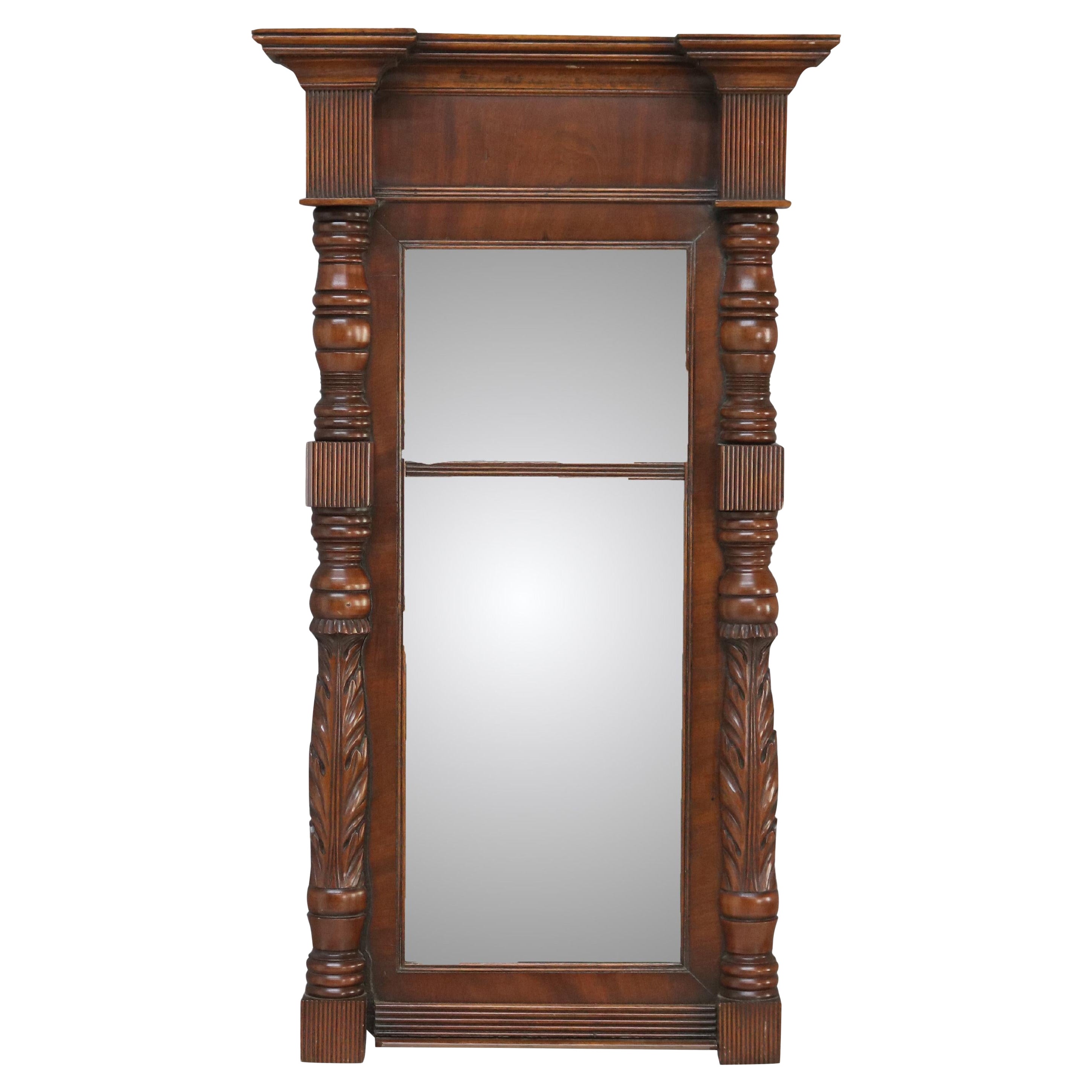 Specchio da parete Trumeau in mogano intagliato Feder dell'Impero Americano C1835