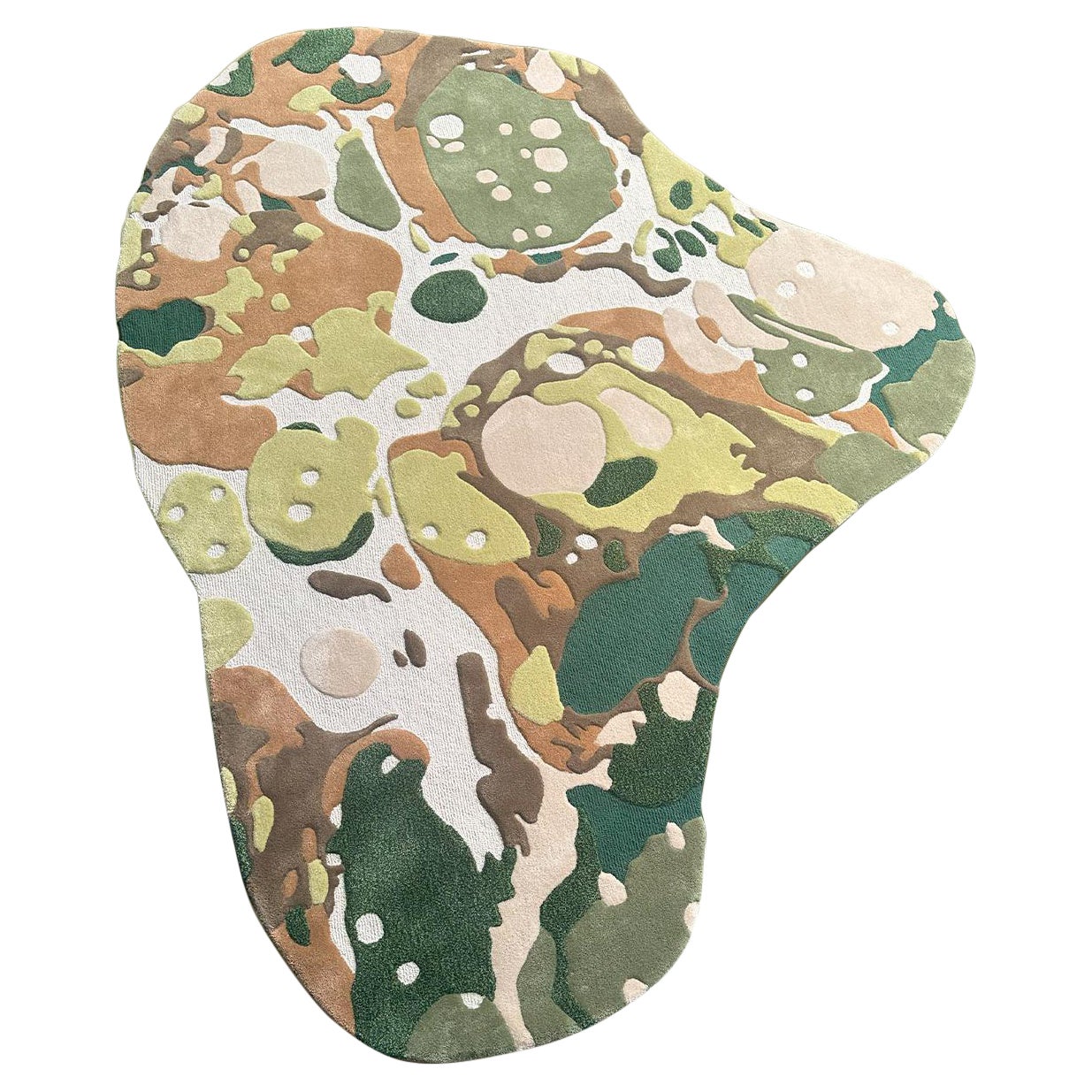 Mossy Terrain-Teppich in Grün und Beige von RAG home im Angebot