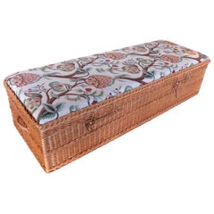 Mesa-Cómoda de Mimbre con Tapicería Decorativa y Almacenamiento Versátil