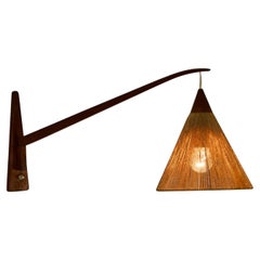 Mid-Century-Schwing-Arm-Wandleuchte aus Teakholz und Rattan von Temde, Schweiz, 1960er Jahre