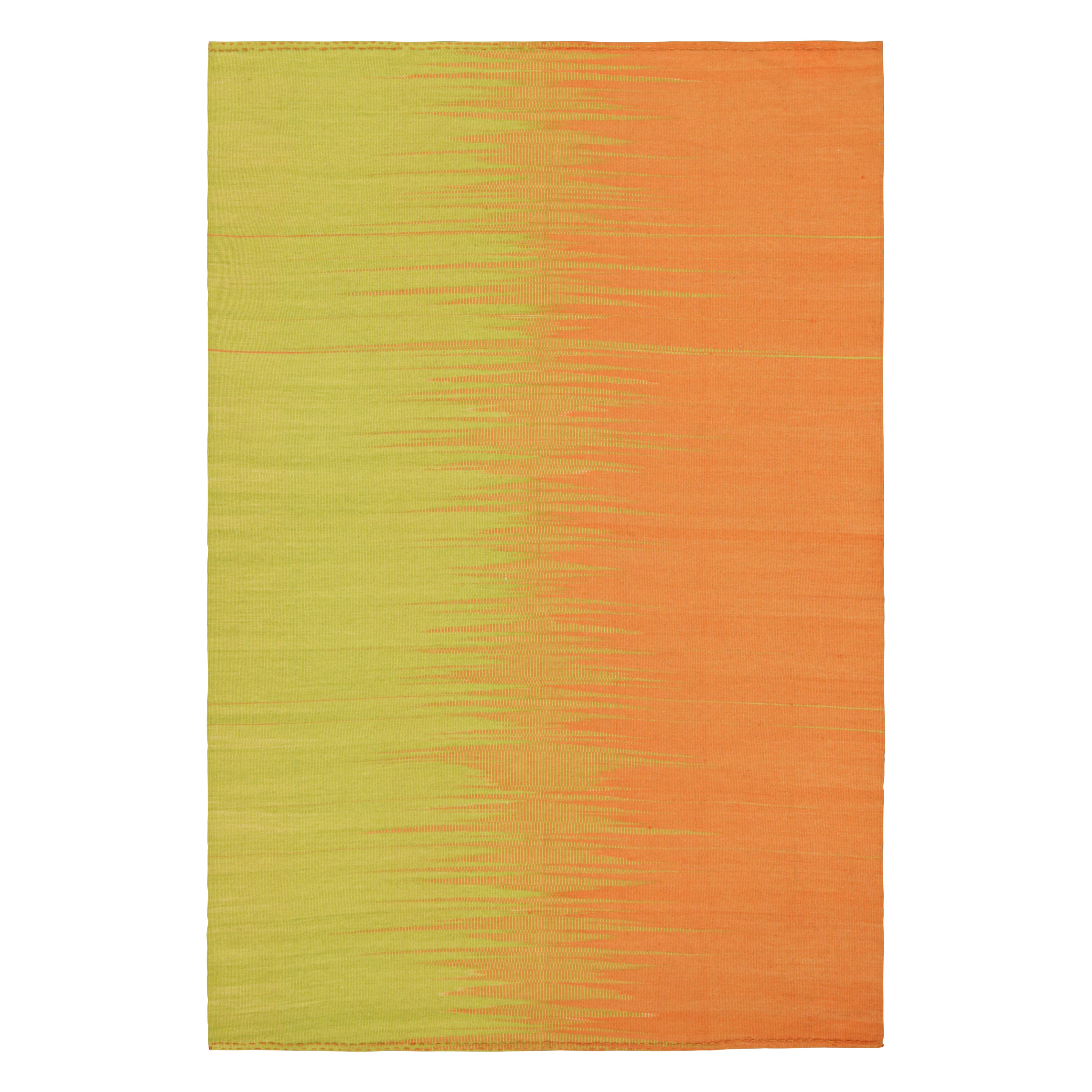 Rug & Kilim's Contemporary Kilim in Yellow & Orange Stripes & Geometric Patterns (Kilim contemporain à rayures et motifs géométriques jaunes et orange) en vente