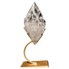Klare Quarzflamme, gemeißelt in Brasilien, auf CUSTOM MADE Metal Stand