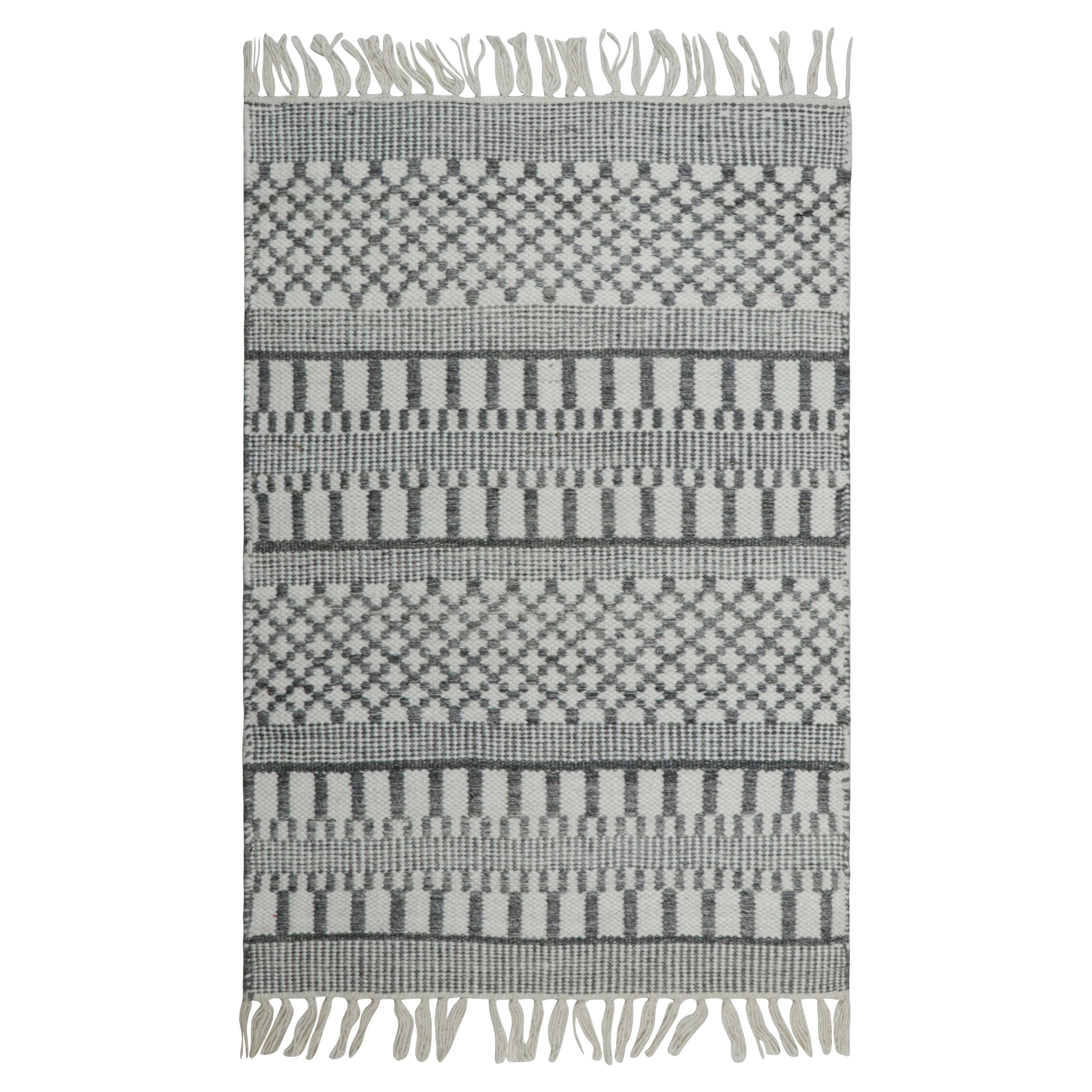 Rug & Kilim's Contemporary Dhurrie in Gray with White Geometric and Patterns