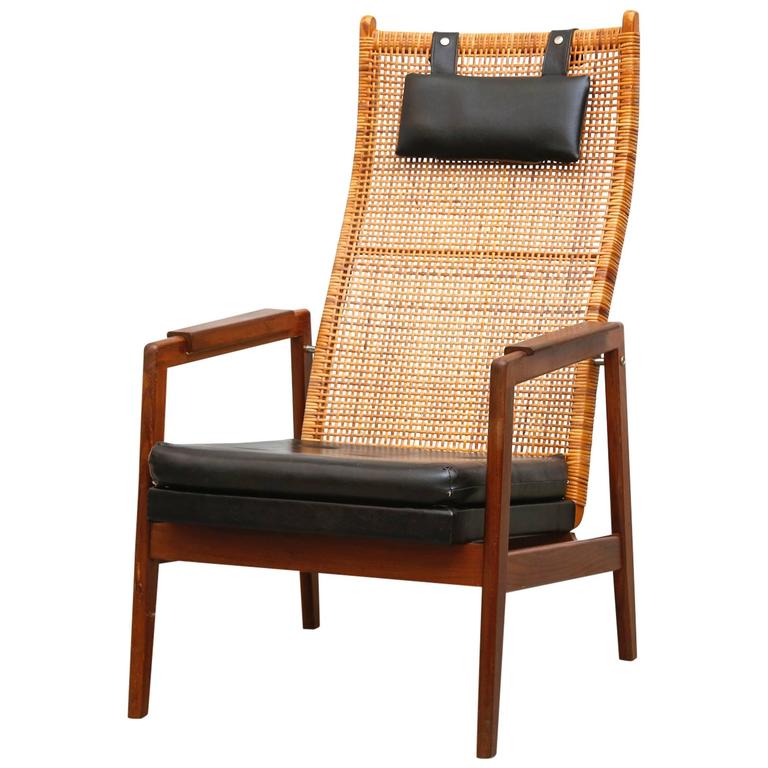 Muntendam Mid Century Rattan Lounge Chair at 1stdibs