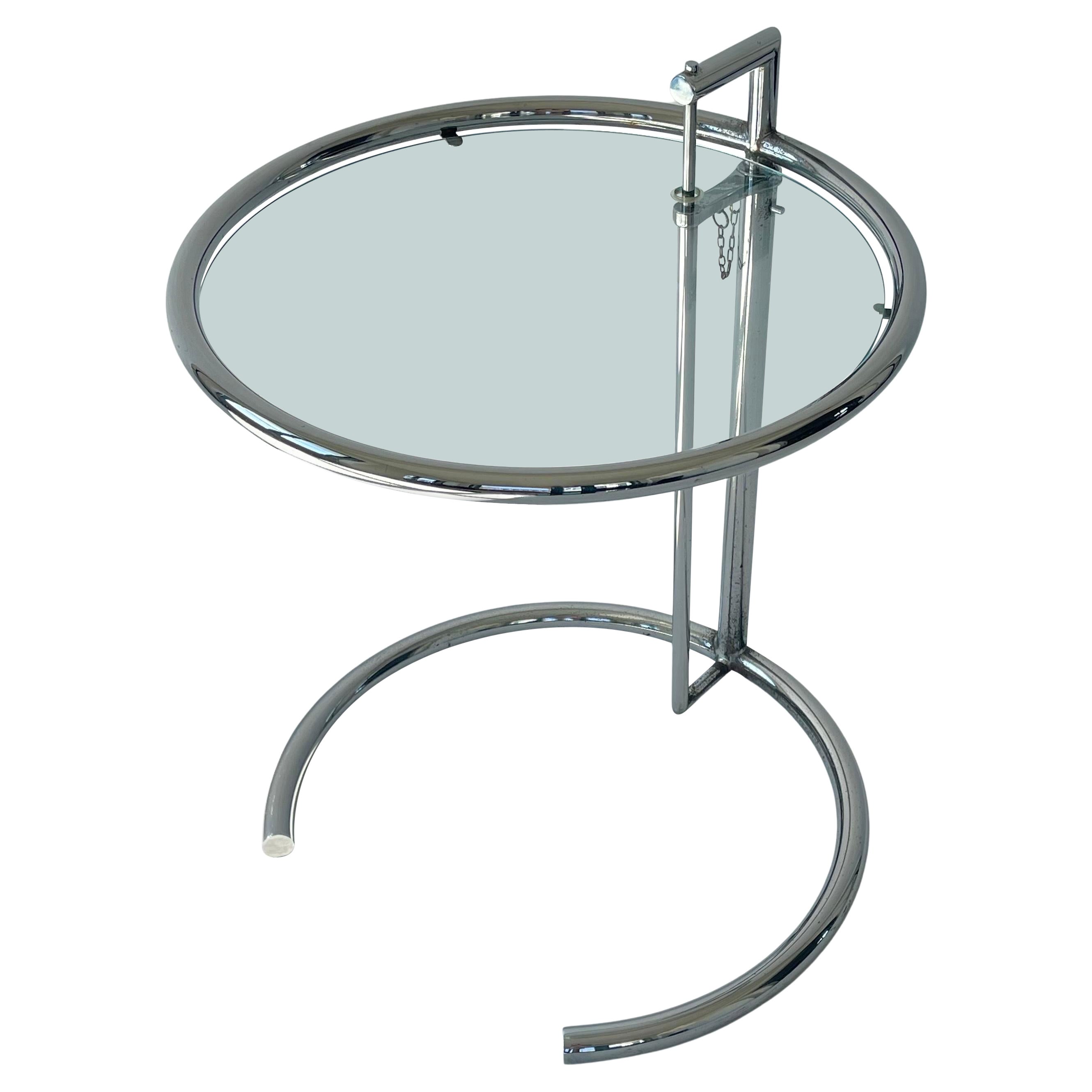 Iconic Eileen Gray E 1027 Verstellbarer Beistelltisch oder Beistelltisch von ClassiCon Italien