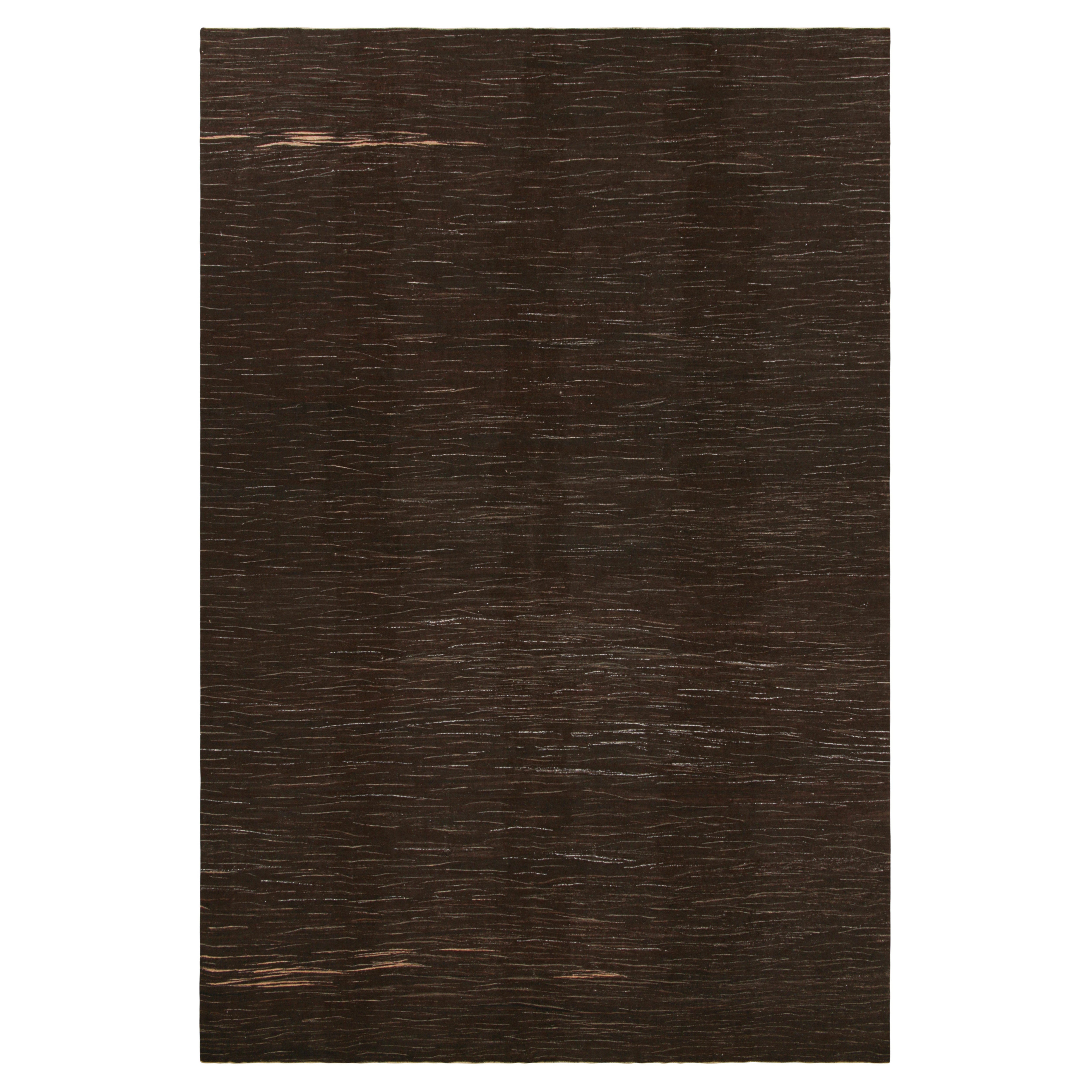 Kilim d'epoca oversize nei toni del marrone cioccolato e a righe attenuate  Rug & Kilim