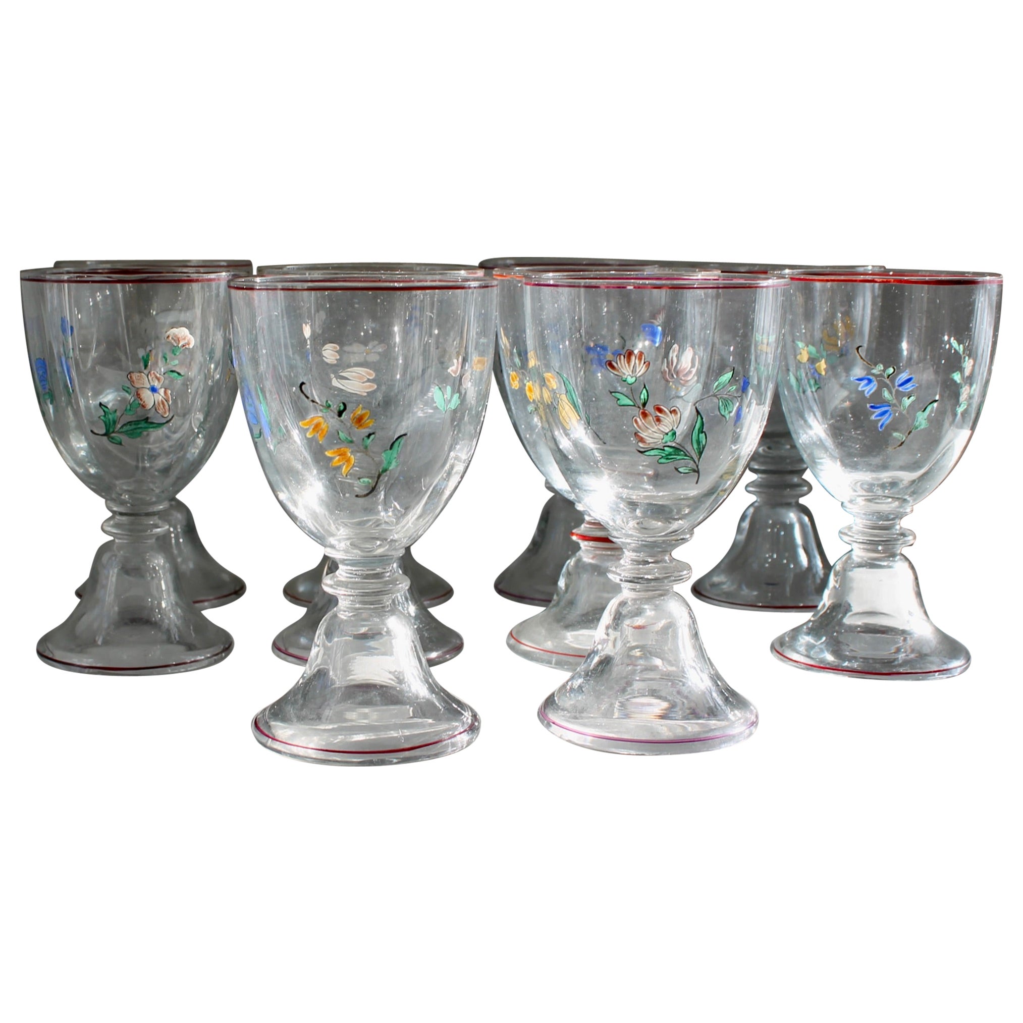Set di dieci bicchieri di cristallo dipinti a mano in stile Deco in vendita